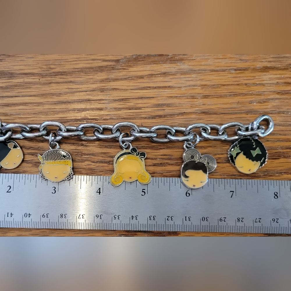 Harajuku Lovers Enamel Charm Bangle Bracelet Chunky Gwen Stefani 5 Doll Charms - Picture 9 of 10